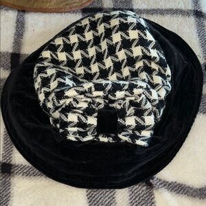 Black and White Houndstooth Hat